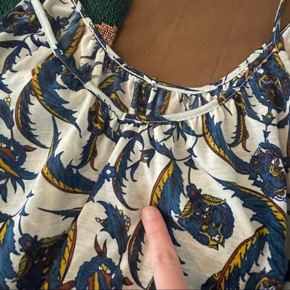 Flowy Blue Floral Sleeveless Top - Picture 6 of 6